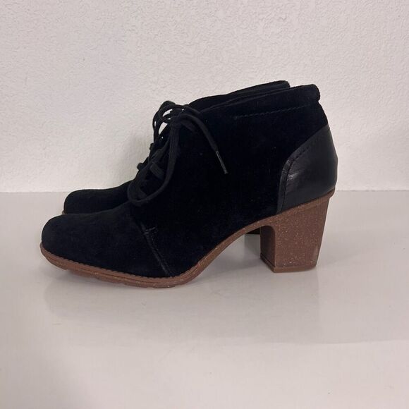 Clarks Collection Black Suede Lace Up Heeled Booties - Picture 1 of 10